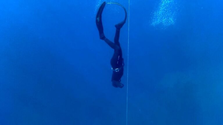 The position of the head during the descent