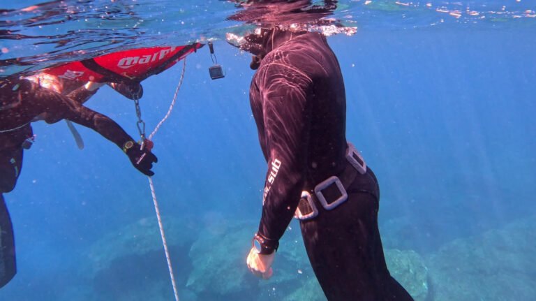 Surfacing and holding the buoy